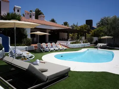 Piscina en o cerca de Chalet in Maspalomas with Heated Pool