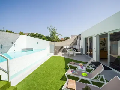Piscina en o cerca de Villa in Maspalomas with Private Heated Pool