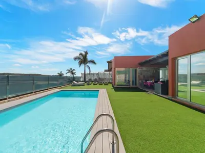 Piscina en o cerca de Chalet in Maspalomas with Heated Pool
