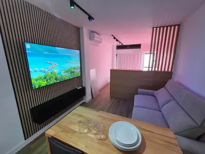 Una televisión o centro de entretenimiento en 8i Canteras 1-21