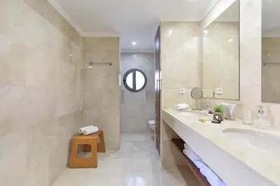Un baño de Salobre Villa 2 by Villagrancanaria