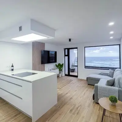El Bunker Luxury Suite en Playa del Hombre con vista al mar