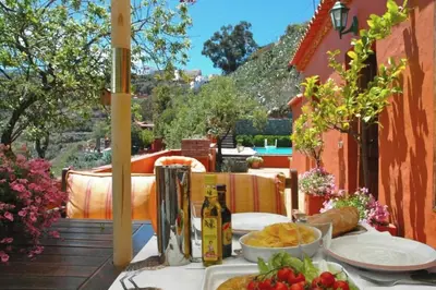 Comida en o cerca de esta casa o chalet