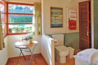 Un baño de Casa Tres Almendros
