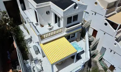 Edificio en el que se encuentra la villa