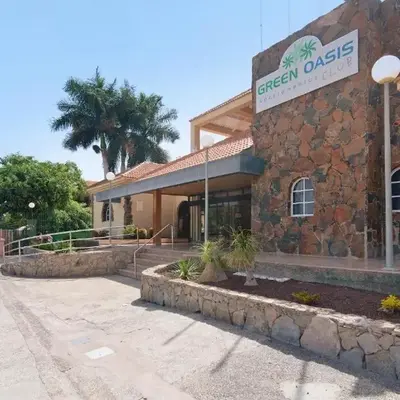 913 Green Oasis Club