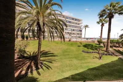 Jardín al aire libre en Aguila Playa Beach Escape