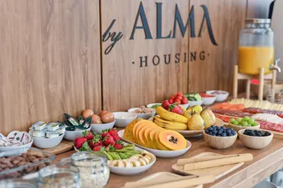 Comida en o cerca de este hotel