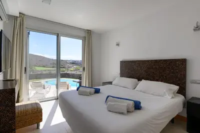 Cama o camas de una habitación en Villa in Salobre with Private Pool & Stunning View