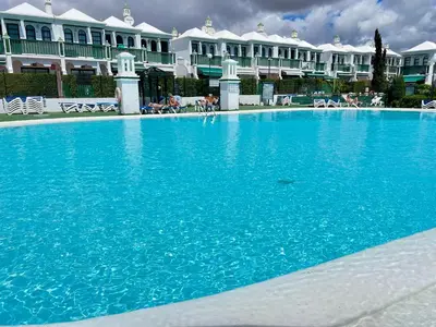 Piscina en o cerca de Ilusiónate