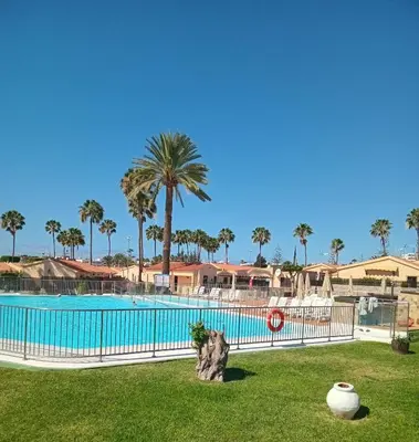 Piscina en o cerca de Santa Férias
