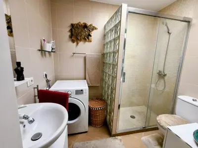 Un baño de Sky view and sunny by CASAS COCODRILO