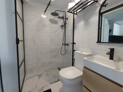 Un baño de Bungalow privado junto al Yumbo Centre