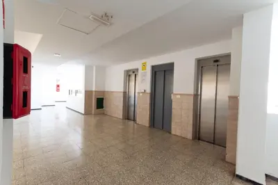 Plano de Piso con Piscina comunitaria