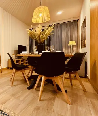 Una televisión o centro de entretenimiento en Click&Guest - Modern and Luxury Flat in Telde