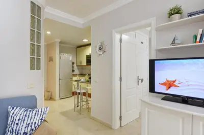 Una cocina o zona de cocina en Las Canteras Kant by Villagrancanaria