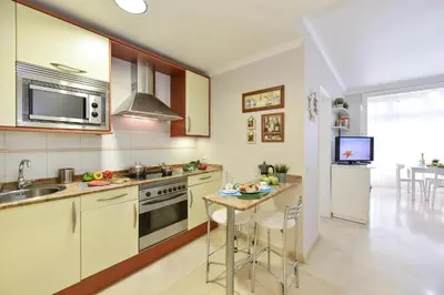 Una cocina o zona de cocina en Las Canteras Kant by Villagrancanaria