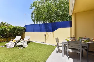 Jardín al aire libre en Dúplex Meloneras Bahía 7 by Villagrancanaria