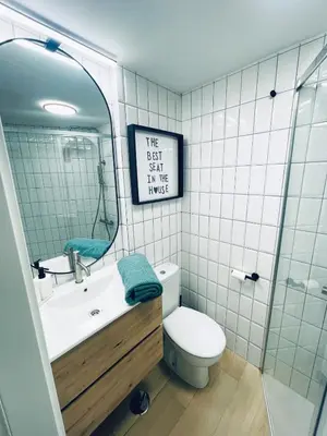 Un baño de Holiday Studio Koka