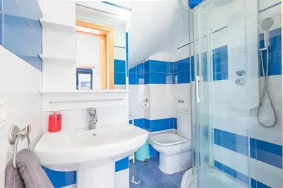 Un baño de Canteras Beach Duplex