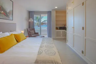 Cama o camas de una habitación en Beachfront apartment in Playa de Las Canteras