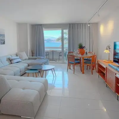 Beachfront apartment in Playa de Las Canteras