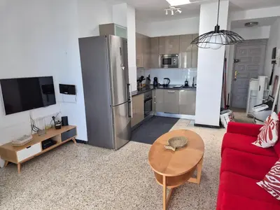 Una cocina o zona de cocina en Canteras Ocean Terrace - Atico con terraza y vistas a las Canteras