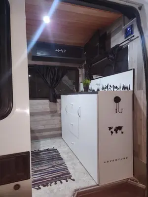 Una cocina o zona de cocina en Furgoneta camper