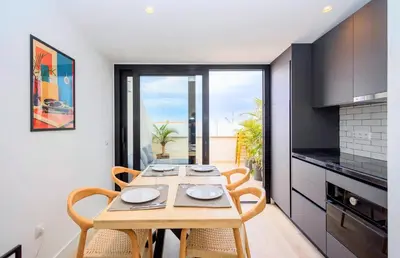 Una cocina o zona de cocina en 3BR Portview Luxury Penthouse & Terrace