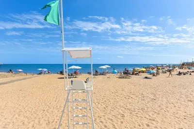 Playa de o cerca de este apartamento
