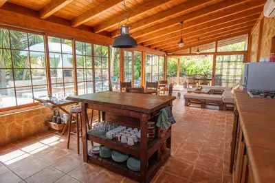 Zona de estar de 6BR Fire House Sanctuary-Terrace & Barbacue