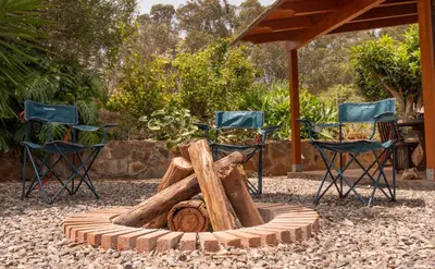 Jardín al aire libre en 6BR Fire House Sanctuary-Terrace & Barbacue