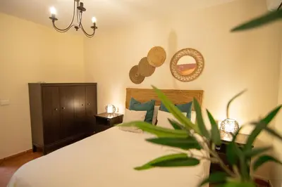 Cama o camas de una habitación en 6BR Fire House Sanctuary-Terrace & Barbacue