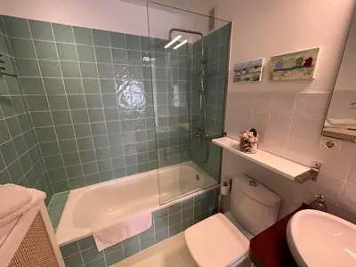 Un baño de Canary Sunset