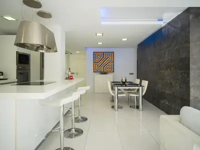 Una cocina o zona de cocina en CITY FAMILY Salvador Monsalud