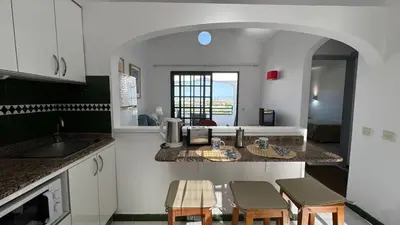Una cocina o zona de cocina en Golden Views Apartment