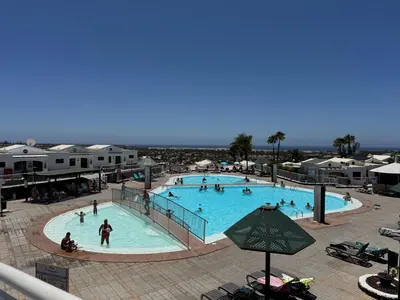 Piscina en o cerca de Golden Views Apartment