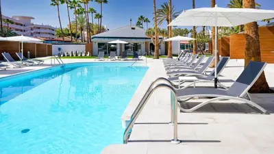 Piscina en o cerca de Sanom beach Resort by youRoom Only Adults