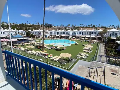 Piscina en o cerca de Sunny poolview bungalow in Maspalomas