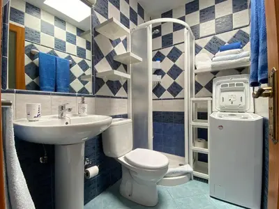 Un baño de Sunny poolview bungalow in Maspalomas