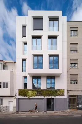 Edificio en el que se encuentra el apartamento