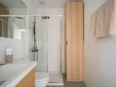 Un baño de Gran apartamento con ascensor cerca playa Las Canteras BT3A