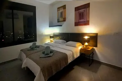 Cama o camas de una habitación en VillasRoyale Silvermoon - Serenity, Styled in Luxury!