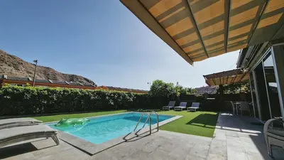 Piscina en o cerca de Villa Helene Tauro, Heated Pool, Wi-Fi, BBQ