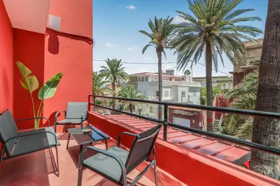Un balcón o terraza de City Garden Suites Nadami 1935