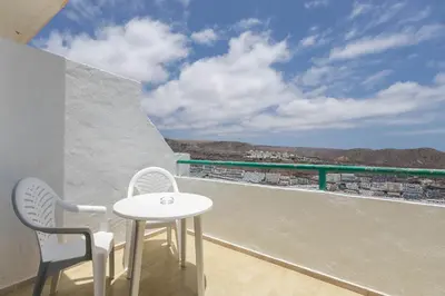 Un balcón o terraza de Paradise Hill - Terrace & Seaviews