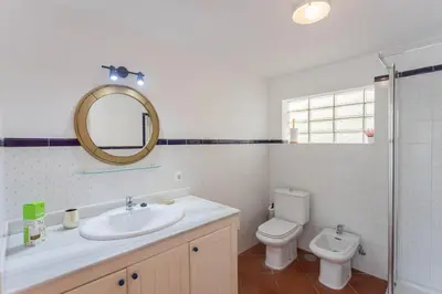 Un baño de Surf-Check House - 3 min walking to the Beach