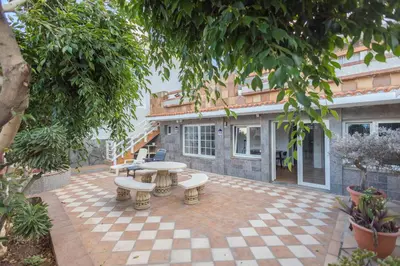 Jardín al aire libre en Surf-Point House - 3 min walking to the Beach