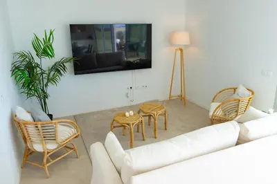 Una televisión o centro de entretenimiento en Kaiman 49 by Infinity Summer
