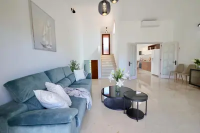 Zona de estar de CASA BLISS - LUXURY VILLA 3 BEDROOMS TAURO GOLF Wifi MOGAN